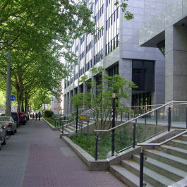 Modernisierung eines Bürogebäudes Mainzer Landstraße, Frankfurt. Die Sanierungsarbeiten wurden durch das Ingenieurbüro Klöffel begleitet.